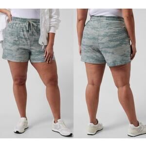 Athleta Farallon Short in Fog Camo Coast Grey 4in NEW - Size 1X